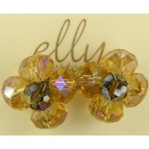 😀 3 for $20 NWT Crystal Retro Flower Stud Earring